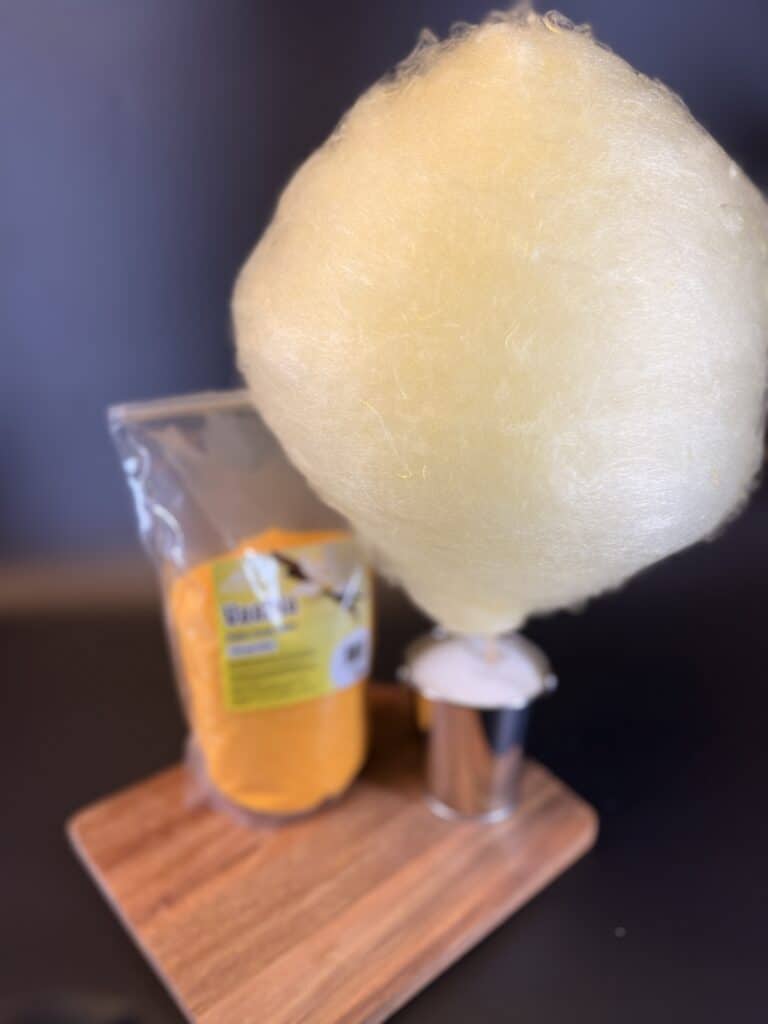 UUS! Kollane vaniljemaitseline suhkur, 1kg